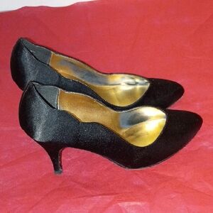 Chic Black Satin Heels